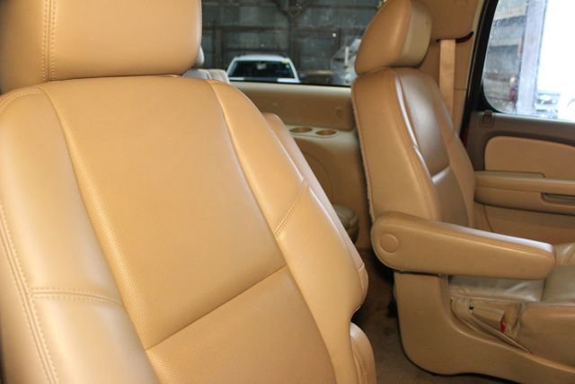 Used 2014 Chevrolet Suburban LTZ AWD/4WD image 14