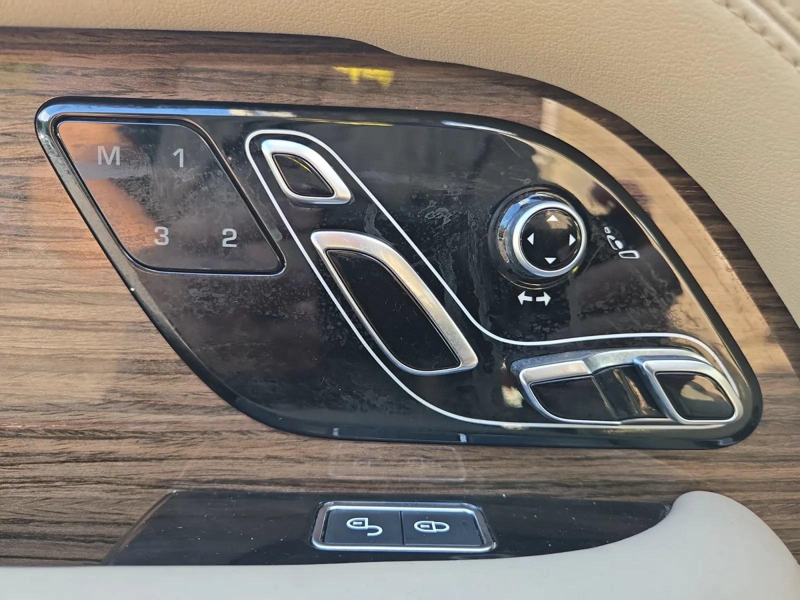 Used 2018 Land Rover Range Rover Supercharged AWD/4WD image 17