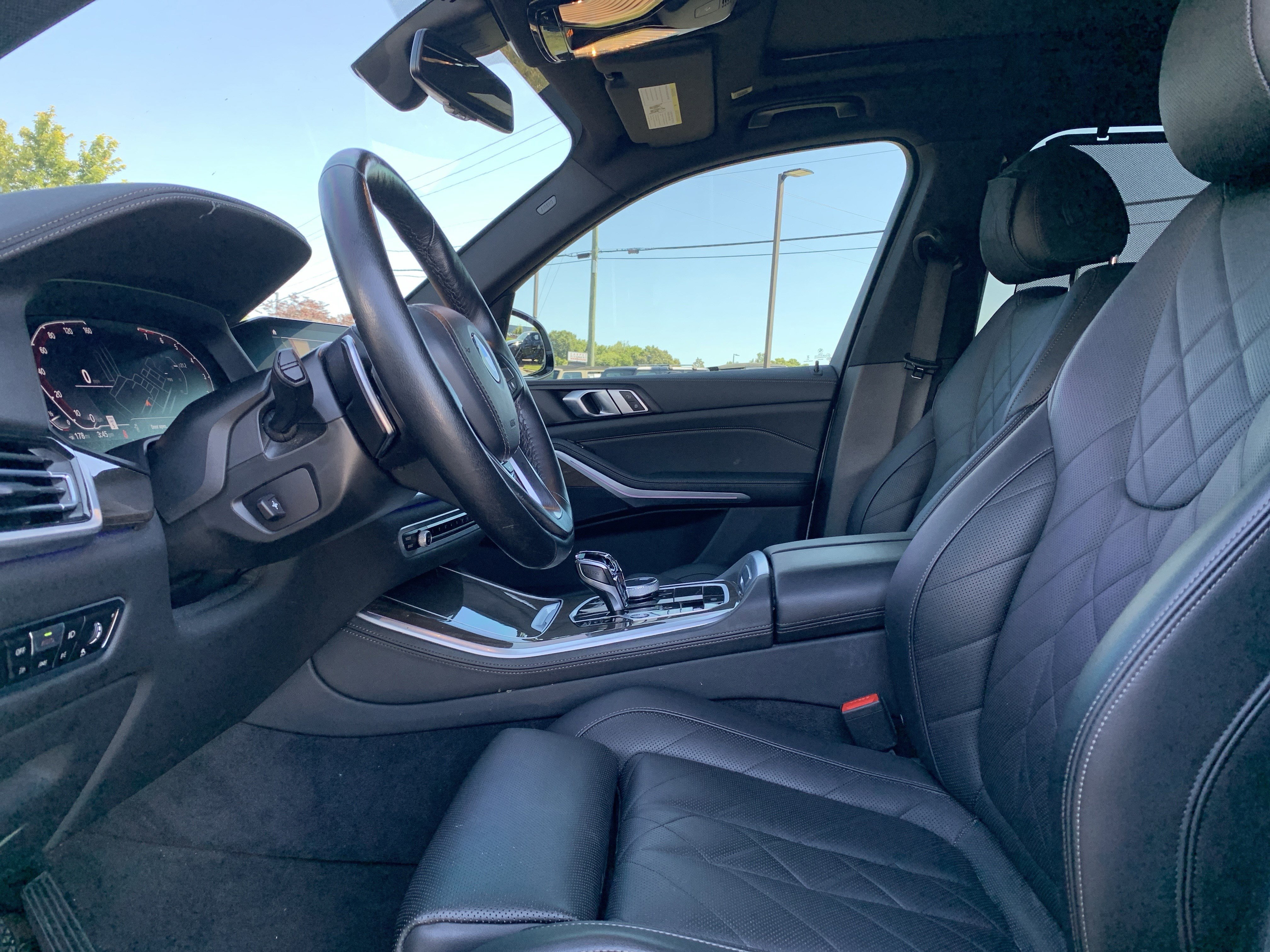 Used 2023 BMW X5 xDrive40i w/ Executive Package AWD/4WD image 16