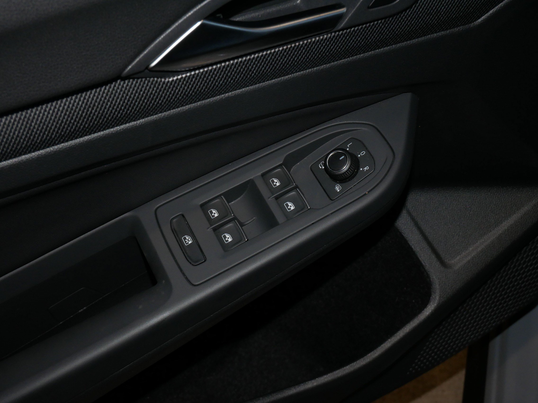 Certified 2025 Volkswagen GTI Autobahn FWD image 16