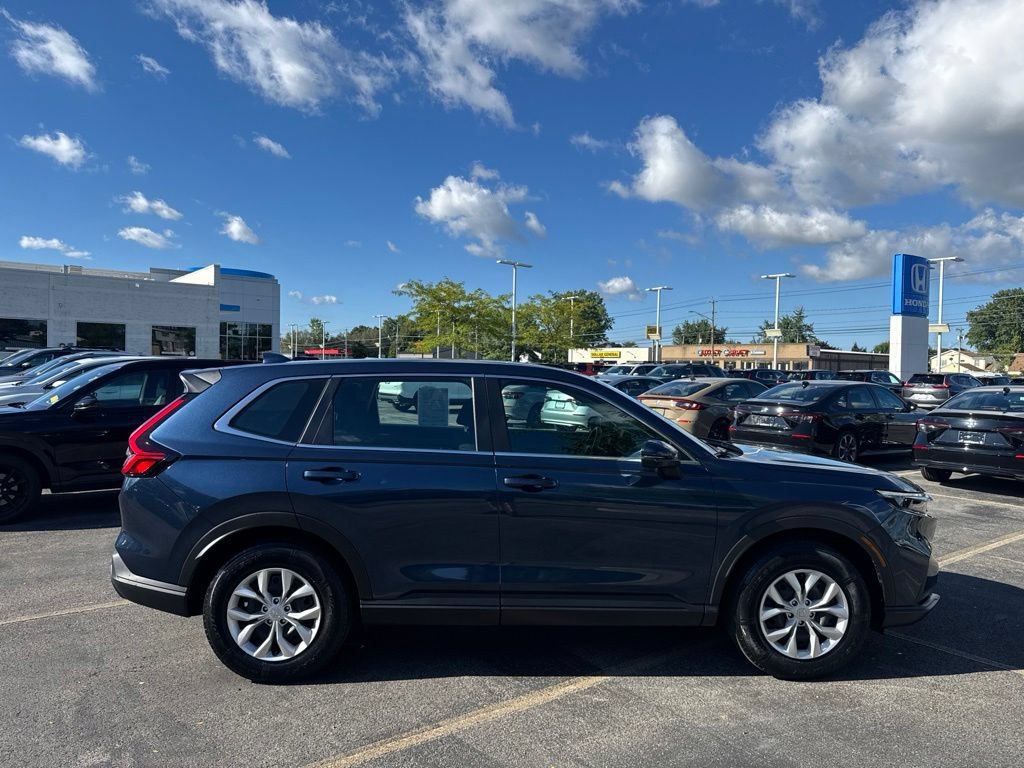Used 2024 Honda CR-V LX image 3