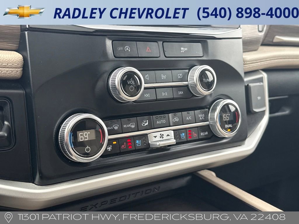 Used 2024 Ford Expedition Limited image 18