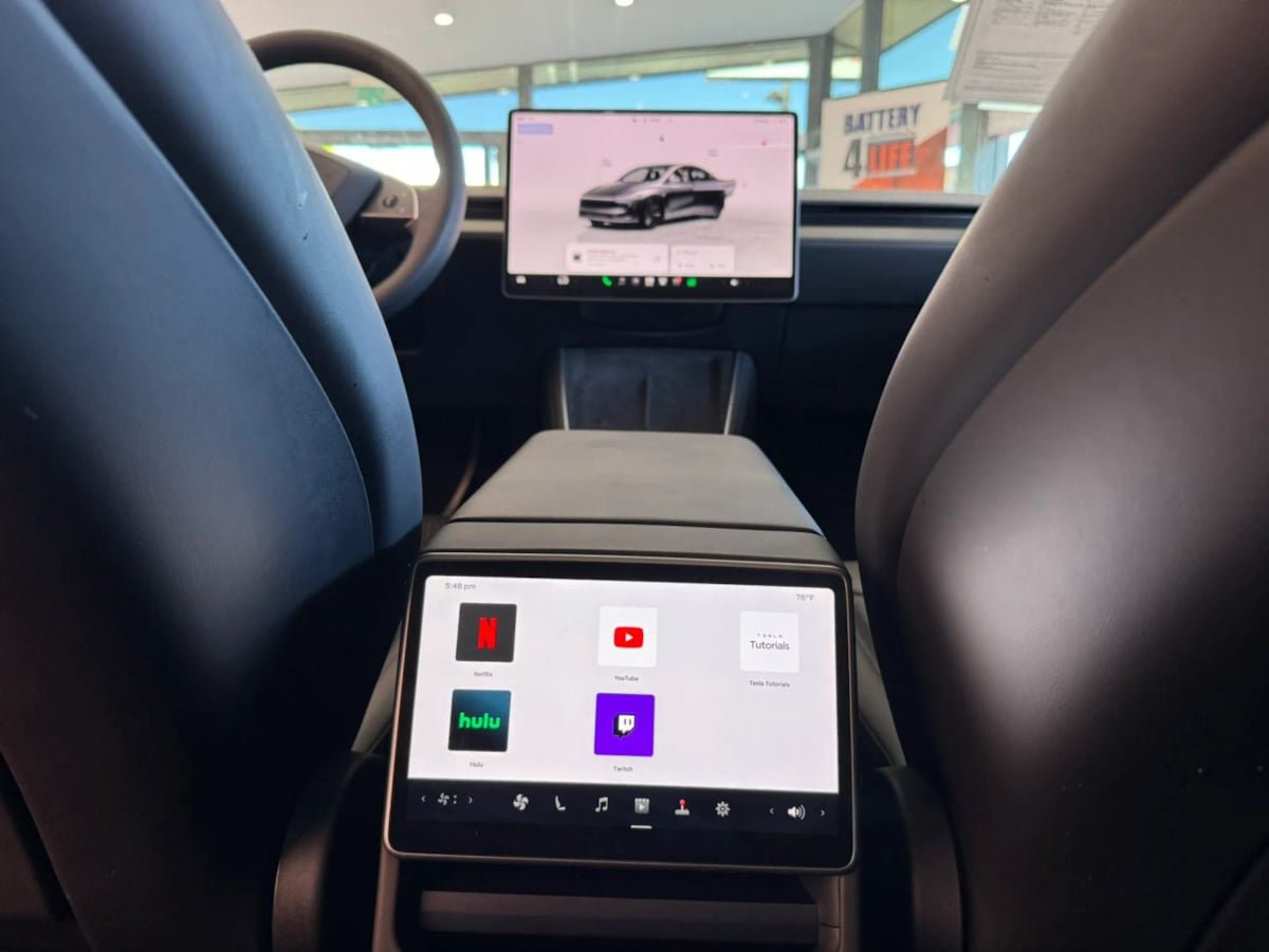 Used 2026 Tesla Model Y AWD image 33