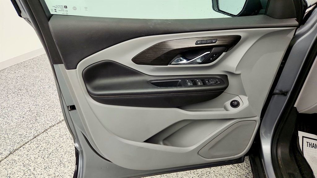 Used 2023 GMC Terrain SLT w/ Tech Package image 11