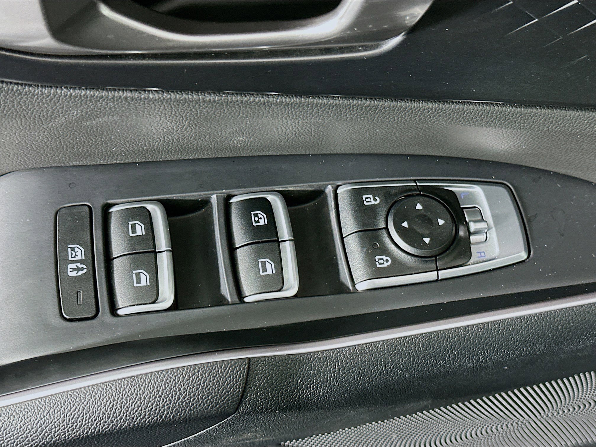 Used 2023 Kia Sorento LX image 15