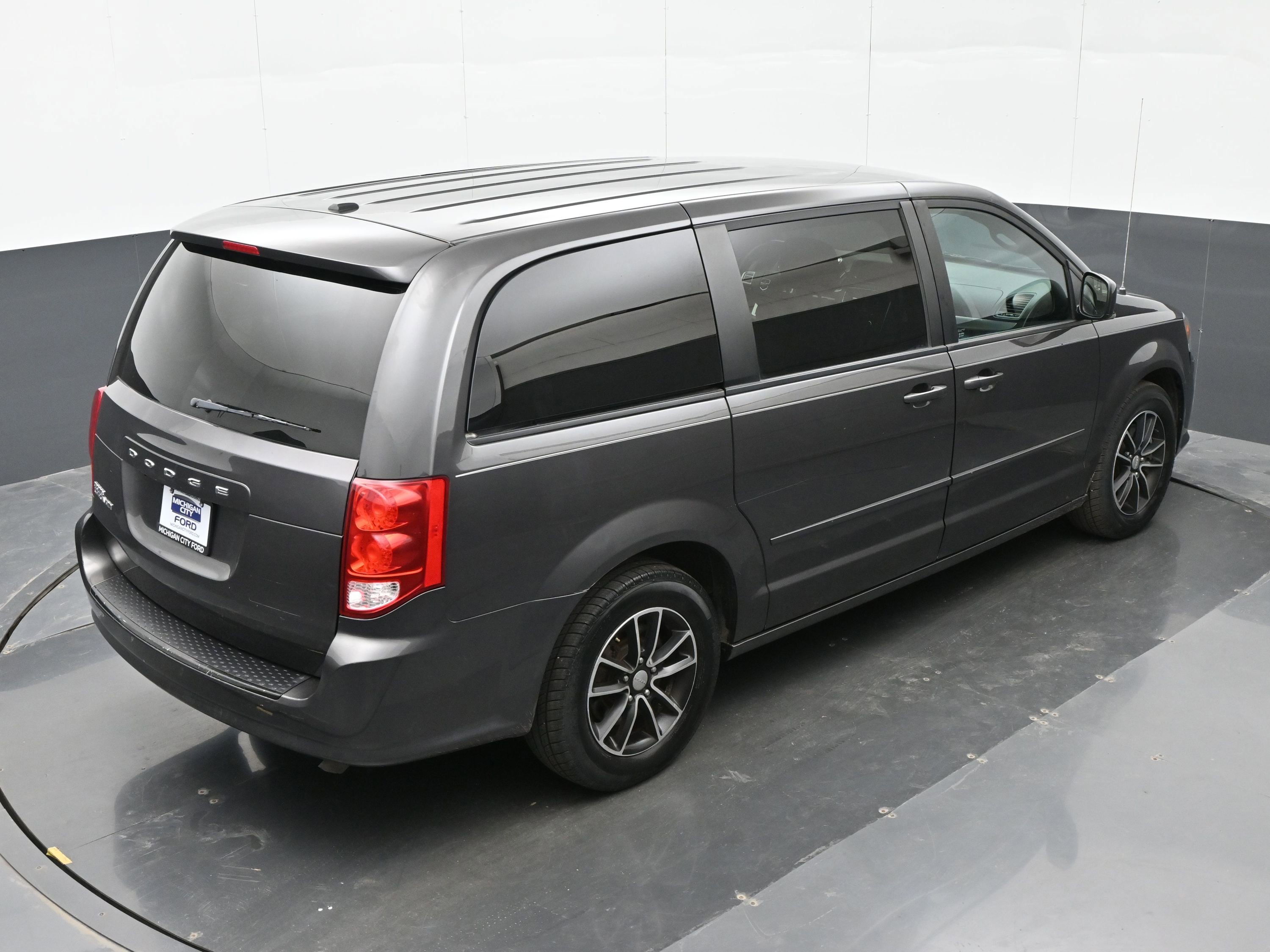 Used 2015 Dodge Grand Caravan SXT w/ Blacktop Package image 36