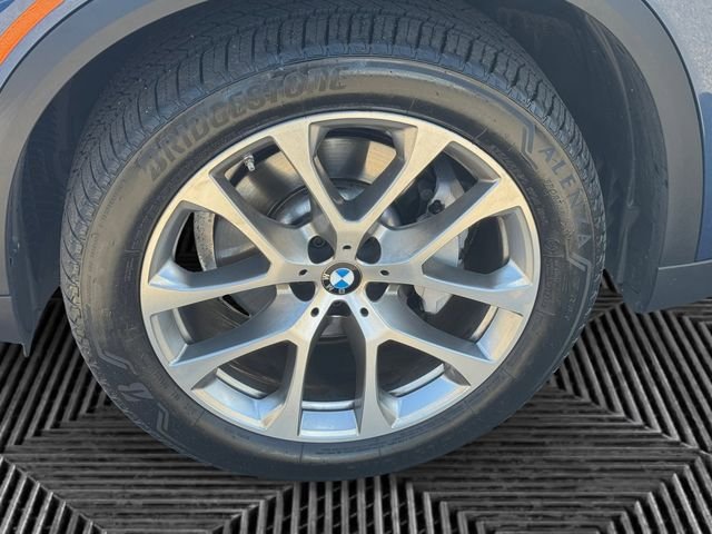 Used 2022 BMW X5 xDrive40i w/ Premium Package AWD/4WD image 9