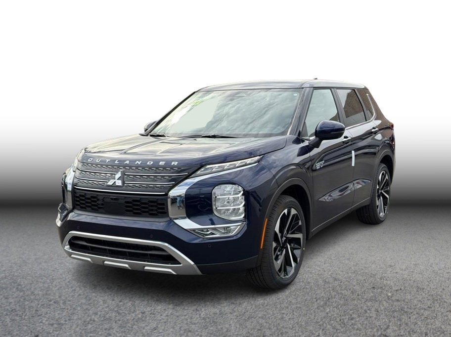 Used 2025 Mitsubishi Outlander SE