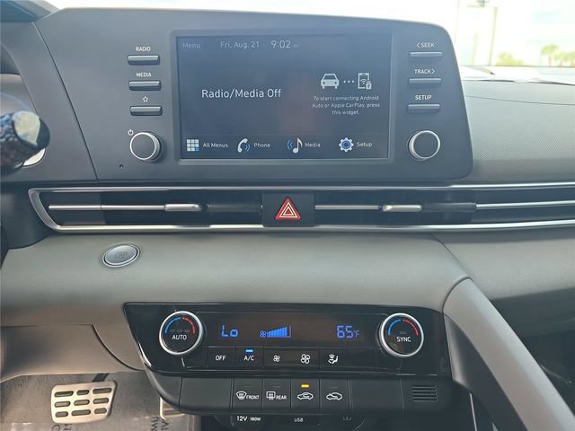 Used 2025 Hyundai Elantra Sport FWD image 17