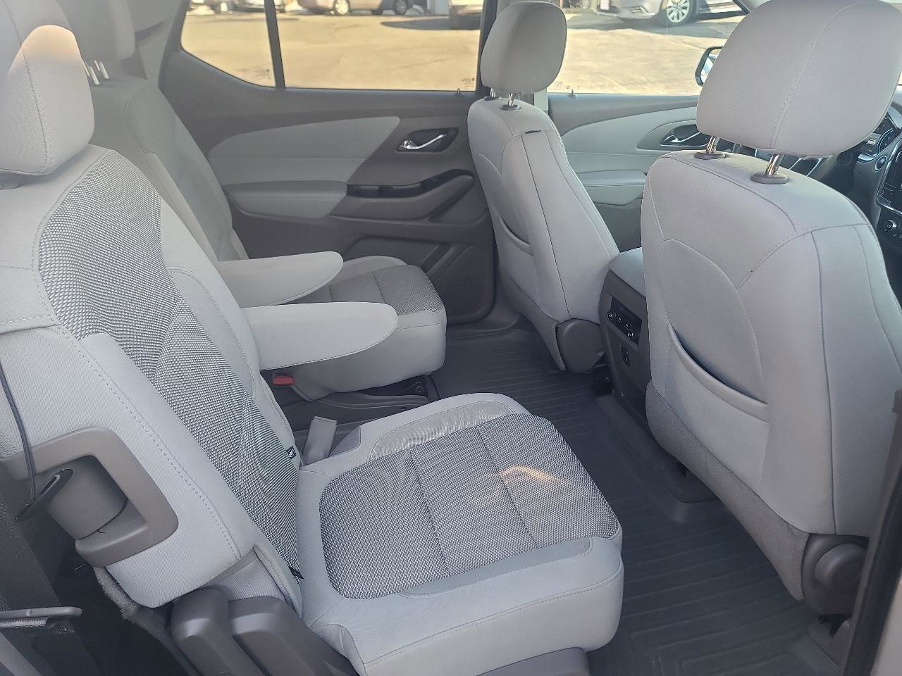 Used 2019 Chevrolet Traverse LT image 17