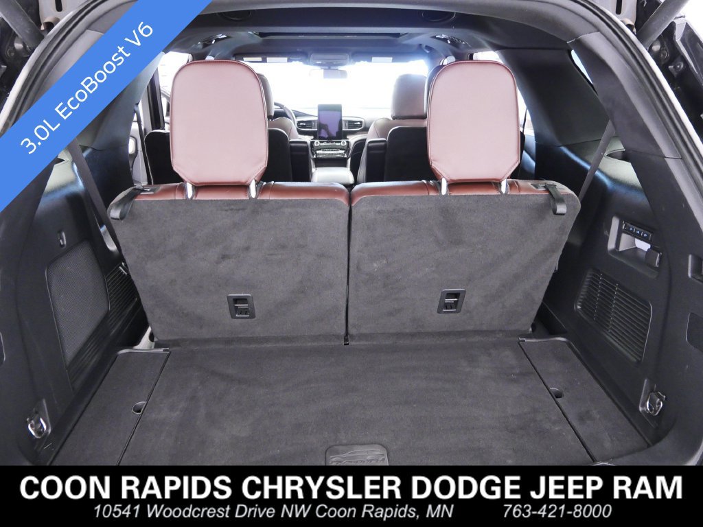 Used 2022 Ford Explorer Platinum w/ Equipment Group 601A AWD/4WD image 13
