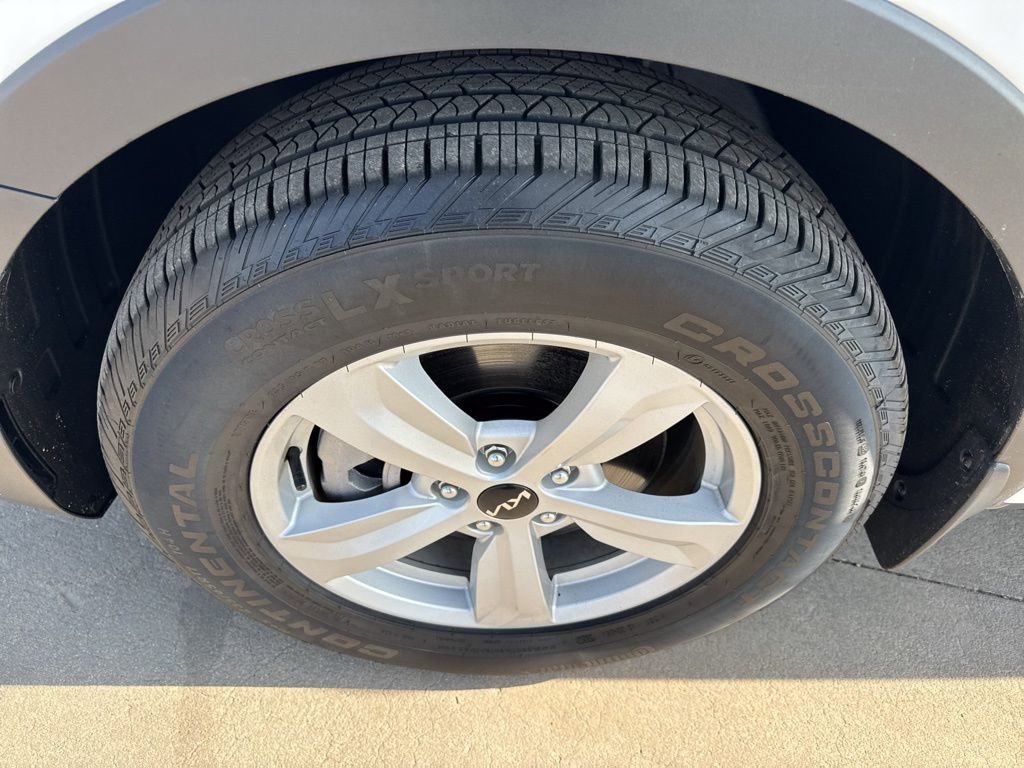 Used 2025 Kia Sorento LX FWD image 41