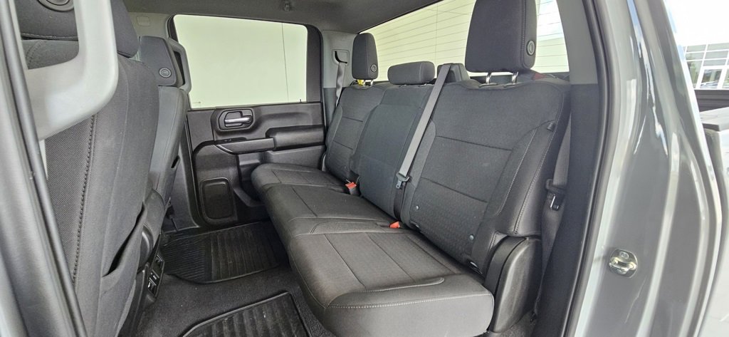 Used 2025 Chevrolet Silverado 2500 Custom w/ Custom Value Package image 17