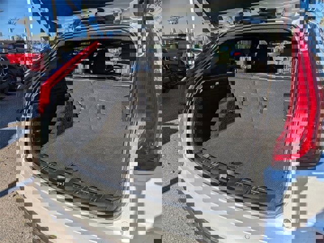 Used 2024 Cadillac XT4 Premium Luxury image 15