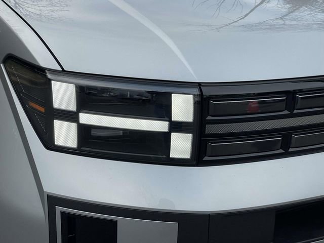 Used 2025 Hyundai Santa Fe Limited image 4