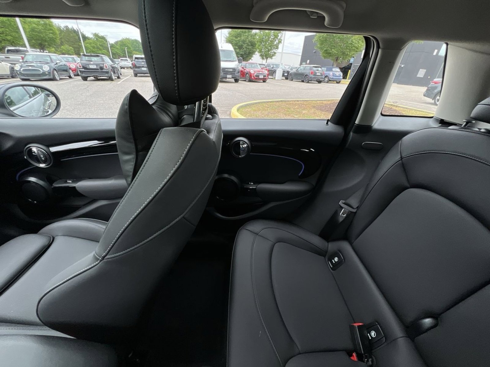 Used 2024 MINI Cooper S FWD image 3