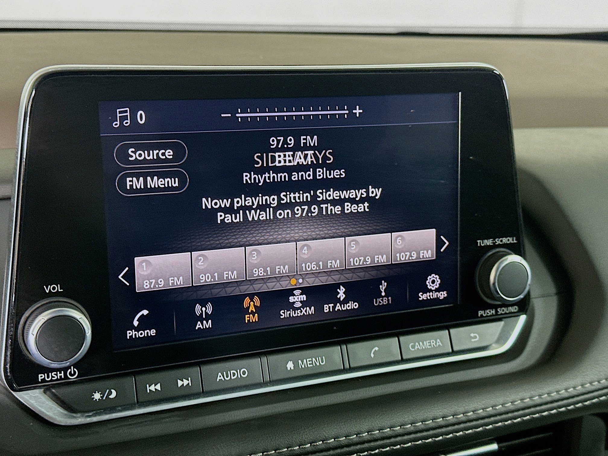 Used 2023 Nissan Rogue SV image 19