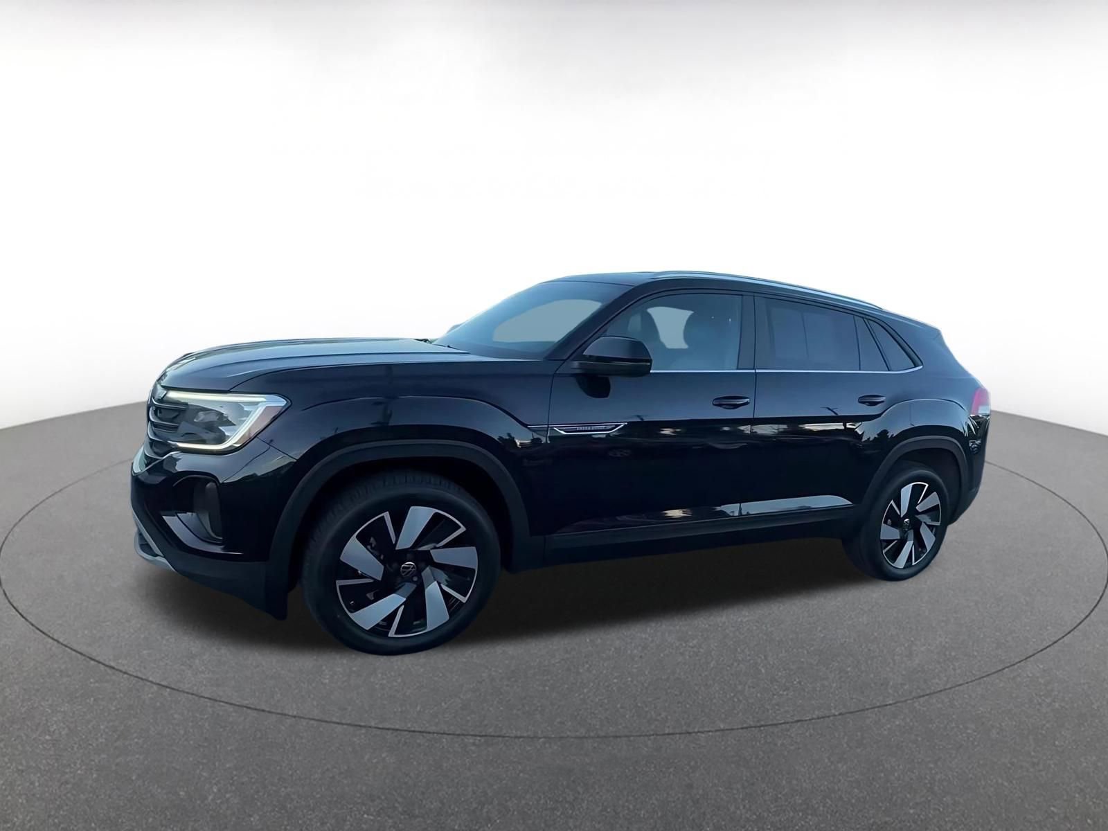 Used 2025 Volkswagen Atlas Cross Sport SE image 8