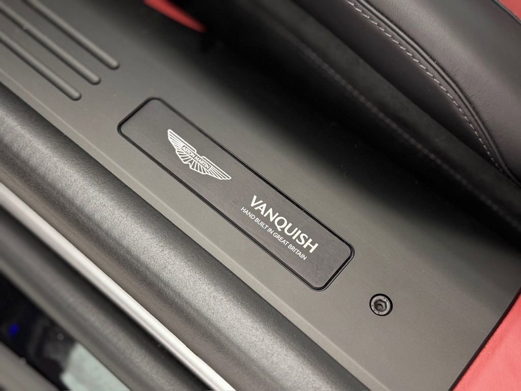 Used 2025 Aston Martin Vanquish image 8