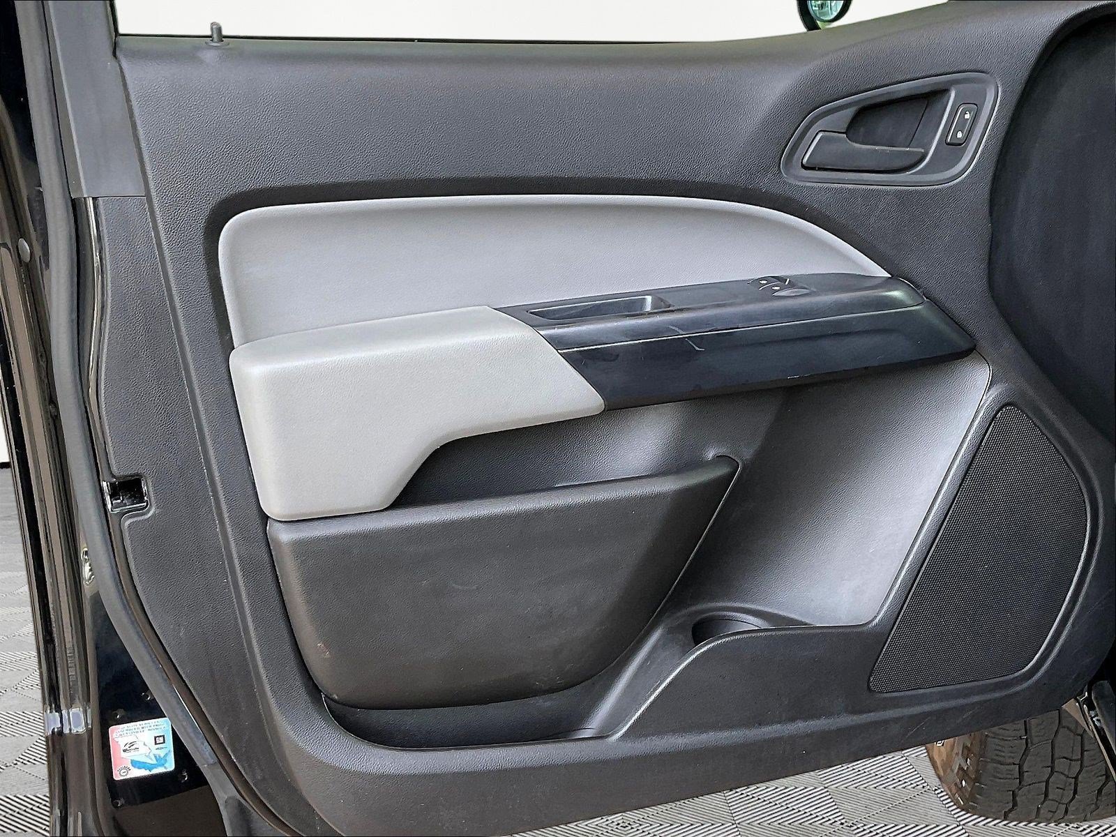 Used 2018 Chevrolet Colorado W/T RWD image 19