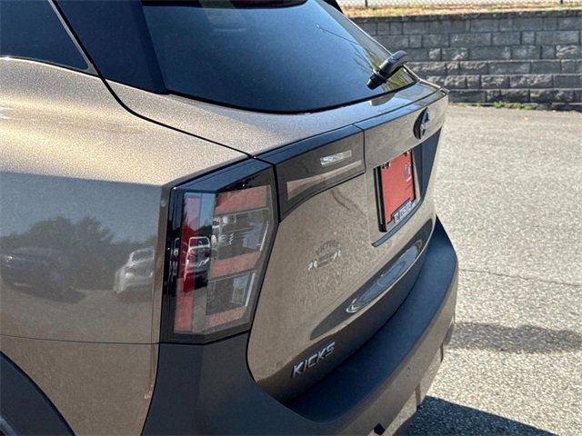 New 2025 Nissan Kicks SV image 12