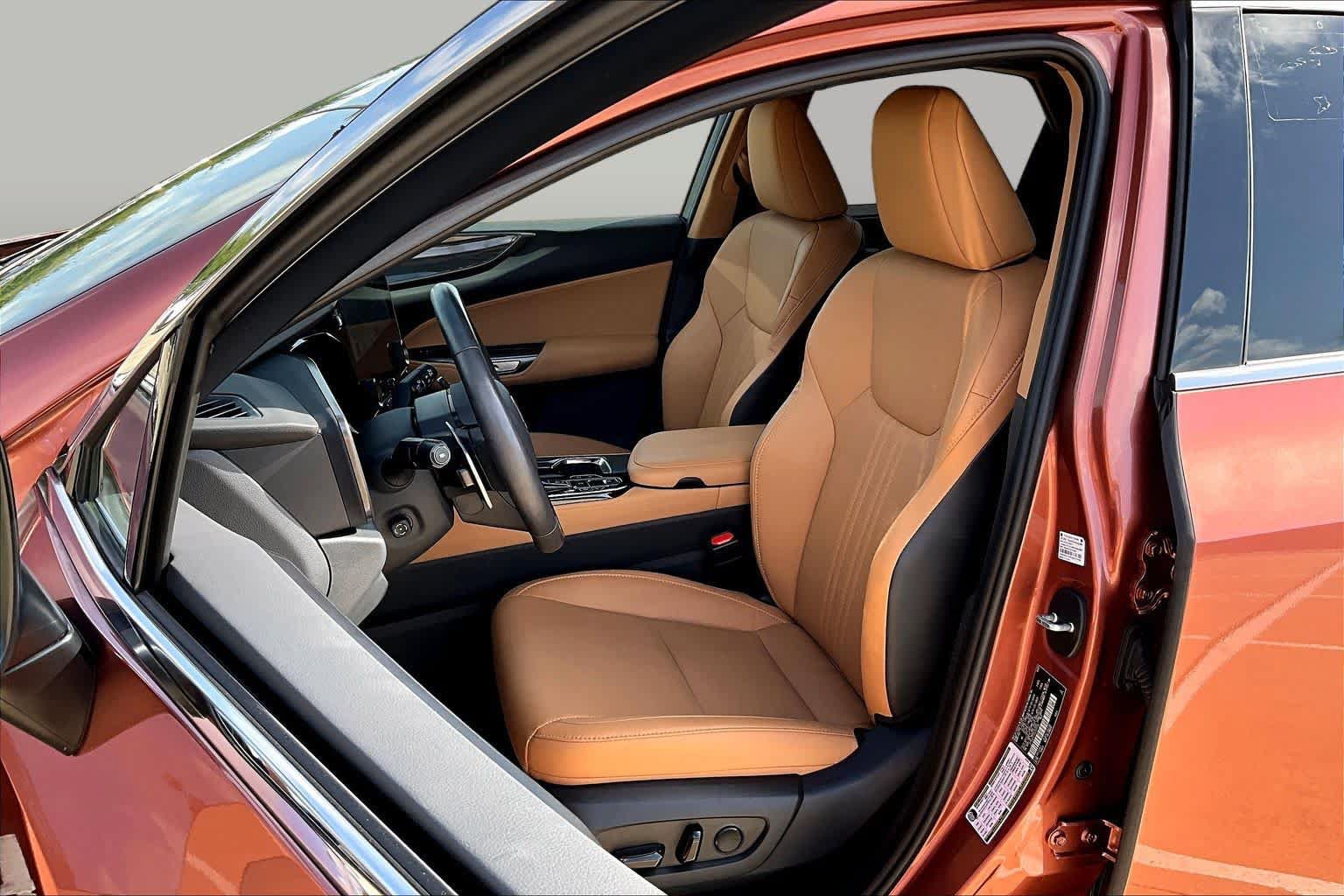 Used 2025 Lexus NX 350 AWD w/ Accessory Package (Z2) image 8