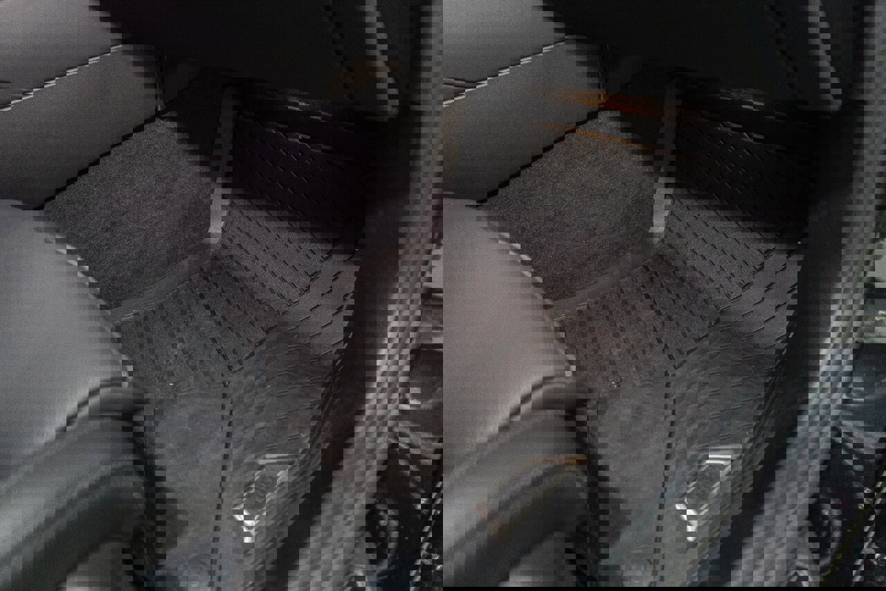 Used 2025 BMW M5 w/ Carbon Package image 66