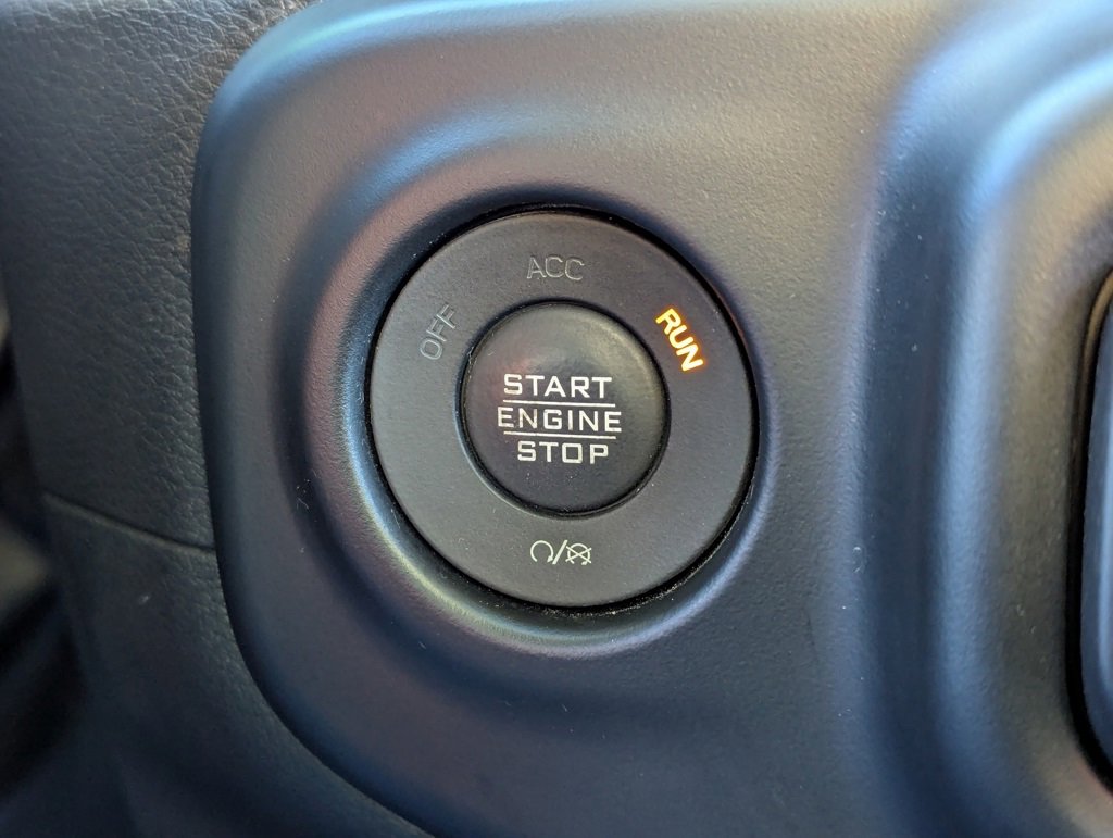 Used 2022 Jeep Gladiator Willys image 15