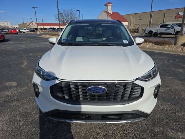 New 2026 Ford Escape Platinum w/ Class II Trailer Tow Package image 8