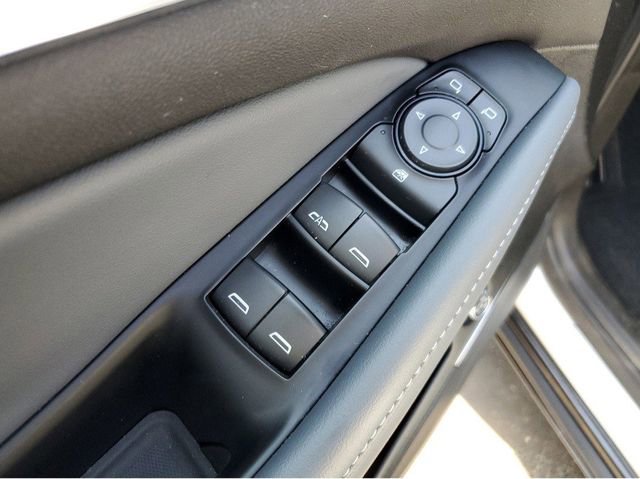 Used 2024 Buick Enclave Essence w/ Sport Touring Edition FWD image 20