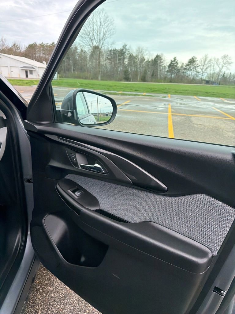 Used 2021 Chevrolet TrailBlazer LT w/ Convenience Package image 20