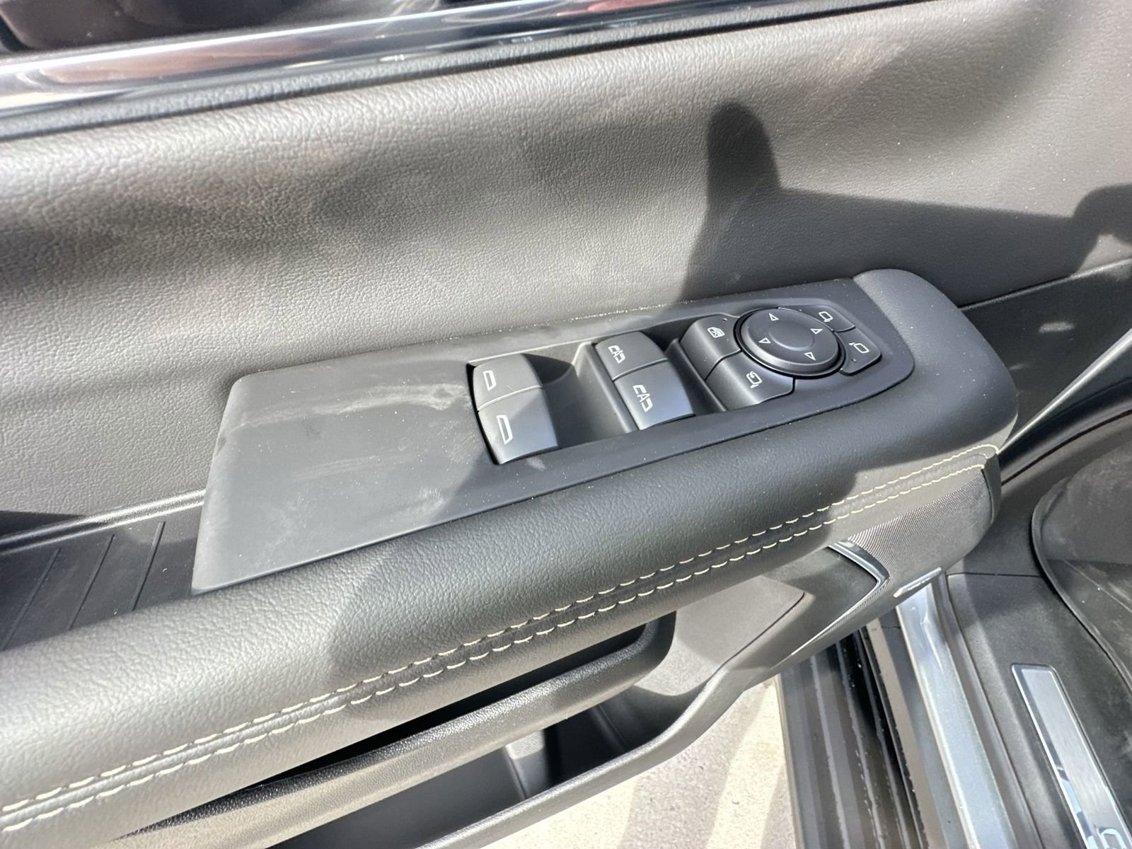 New 2026 GMC Yukon Elevation w/ LPO, Floor Liner Package AWD/4WD image 23