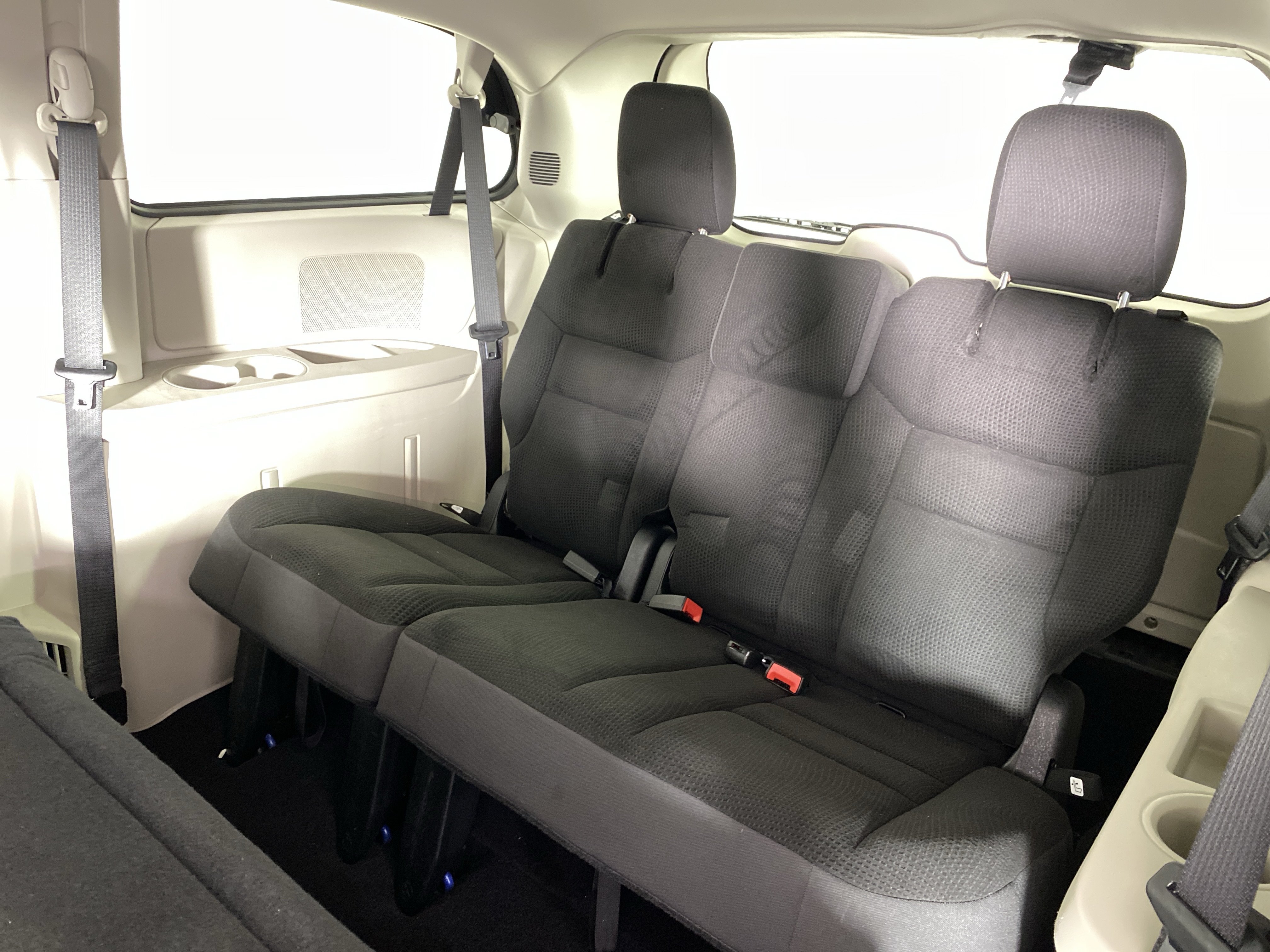 Used 2018 Dodge Grand Caravan SE w/ UConnect Hands-Free Group FWD image 30