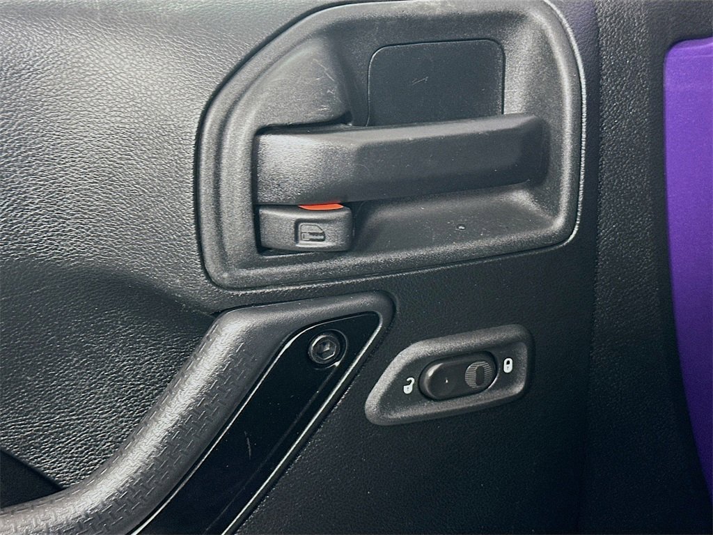 Used 2017 Jeep Wrangler Unlimited Sahara image 16