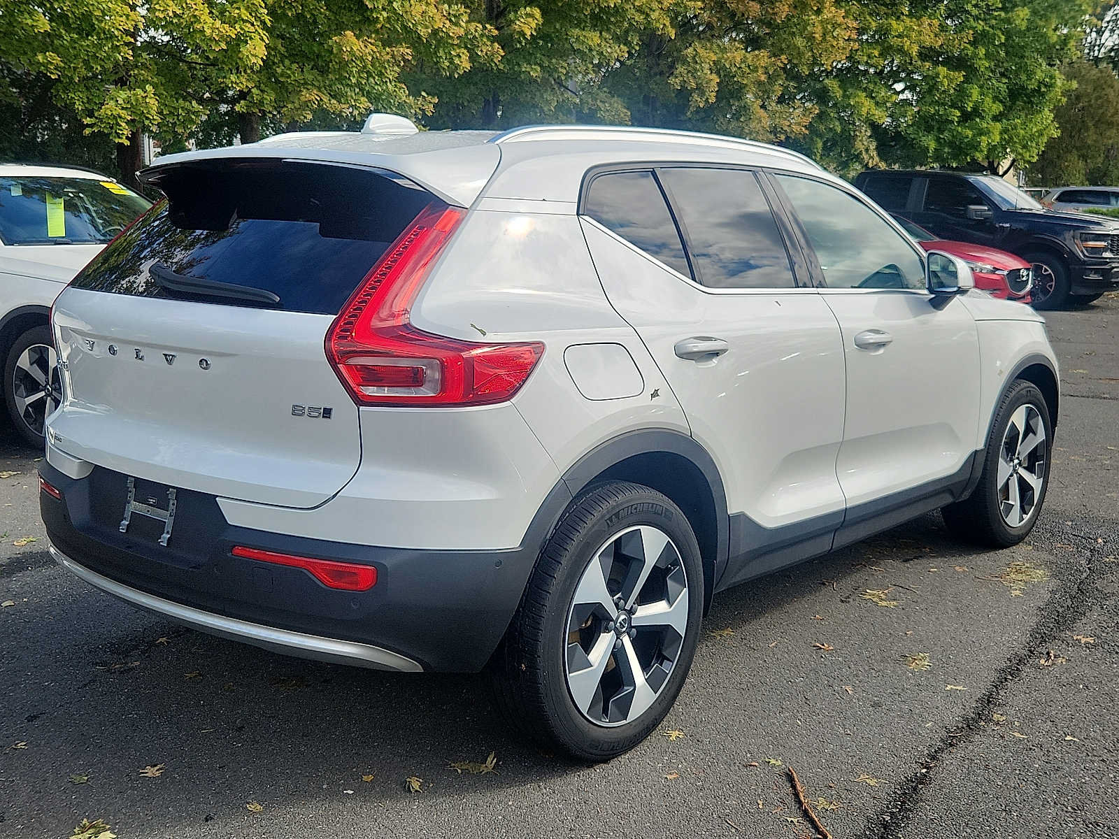 Used 2023 Volvo XC40 B5 Plus w/ Driver Assist Package AWD/4WD image 6