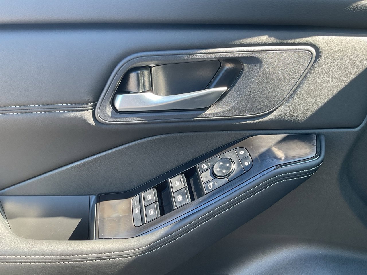 New 2027 Nissan Rogue Dark Armor AWD/4WD image 21