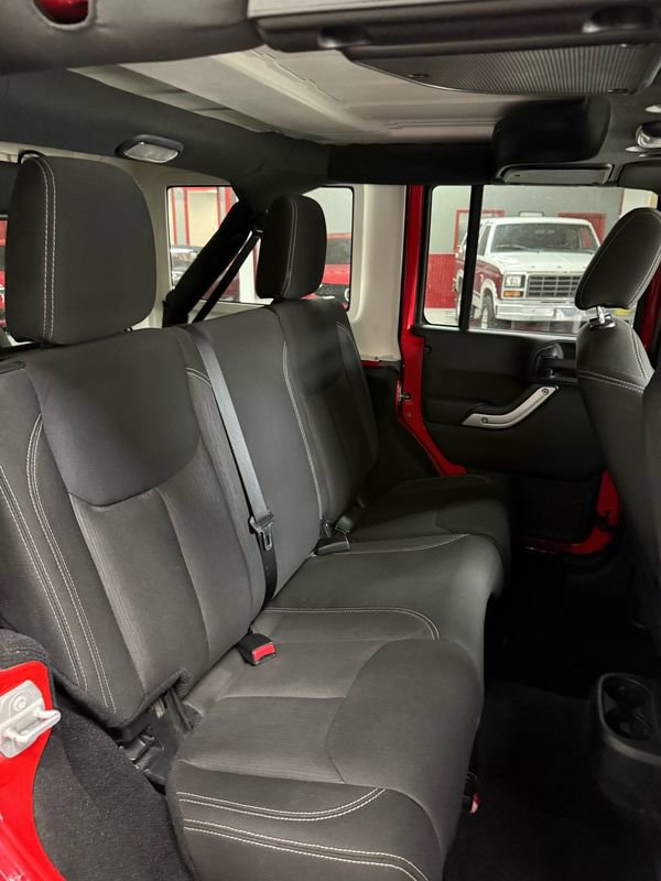 Used 2016 Jeep Wrangler Unlimited Sahara w/ Dual Top Group image 22