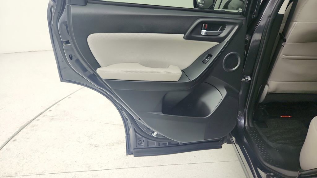 Used 2015 Subaru Forester 2.5i Limited AWD/4WD image 29