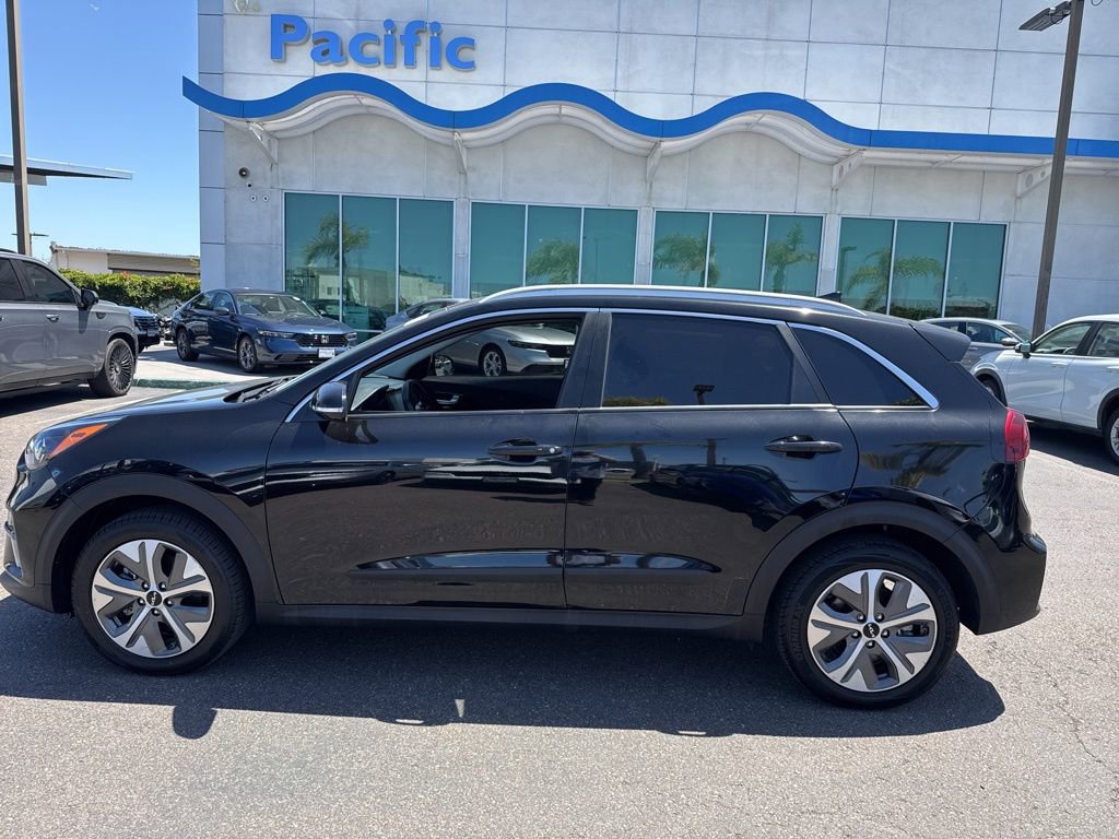 Used 2022 Kia Niro EX image 3
