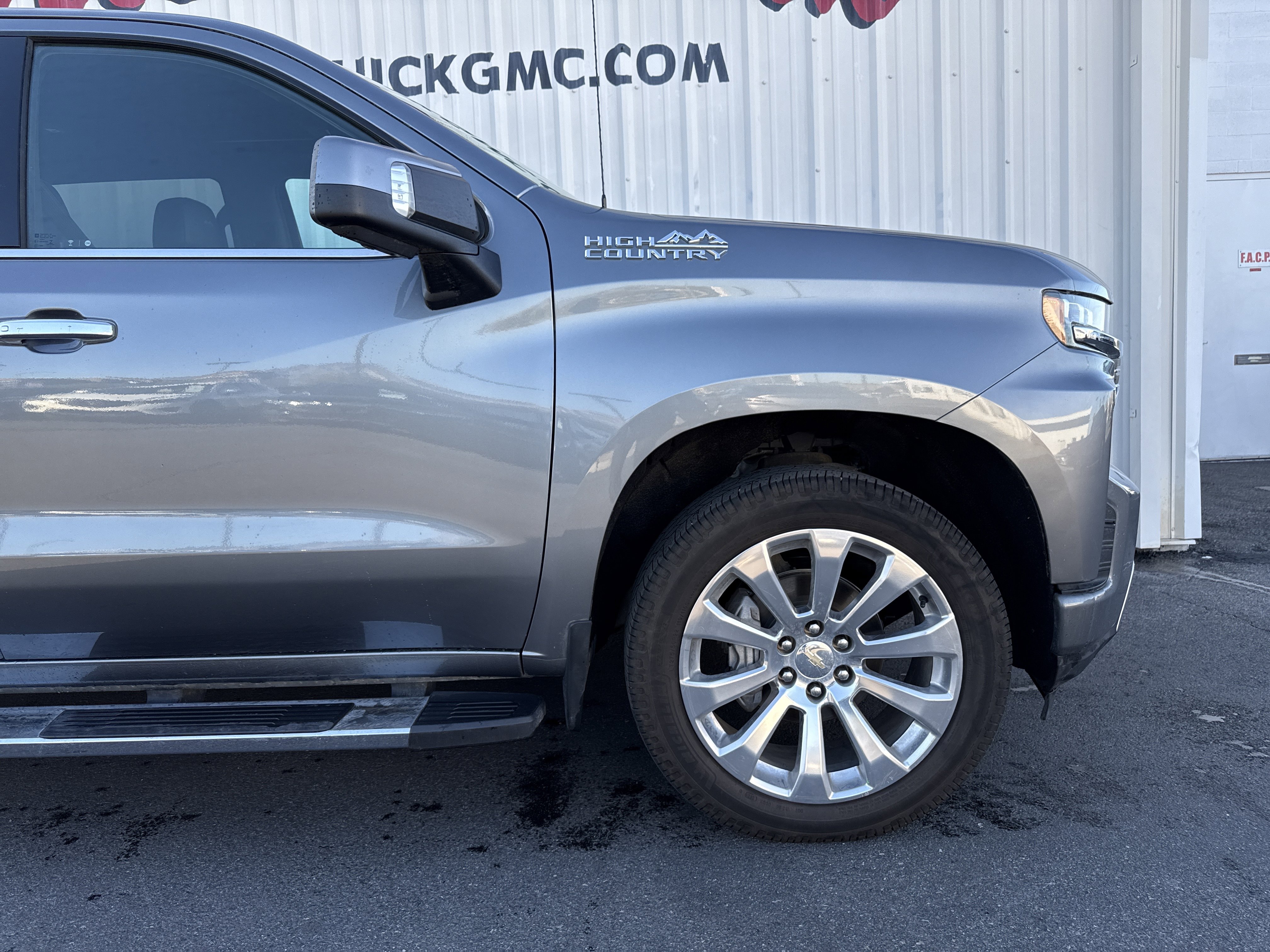 Used 2021 Chevrolet Silverado 1500 High Country w/ Technology Package image 33