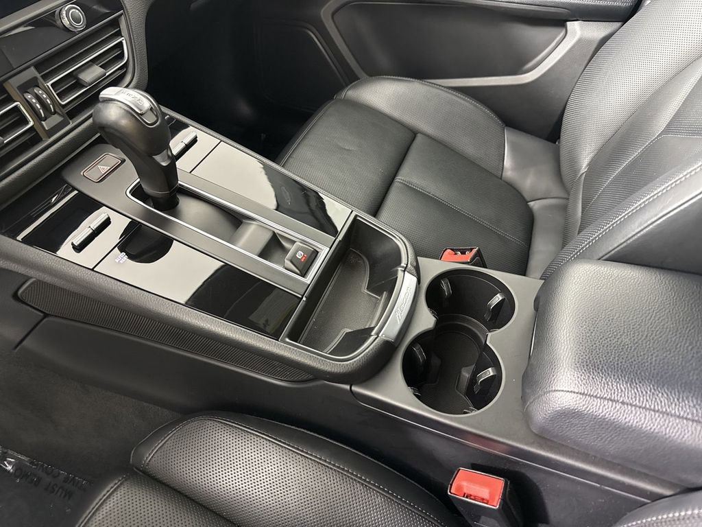 Certified 2023 Porsche Macan Turbo image 32