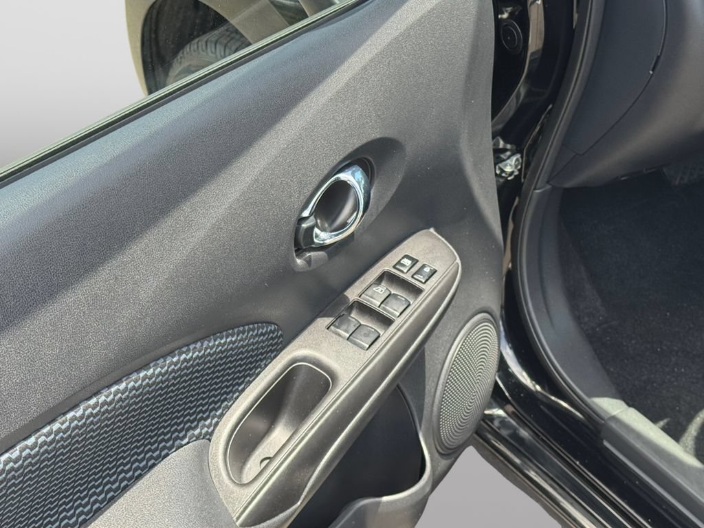 Used 2016 Nissan Versa Note SV FWD image 10