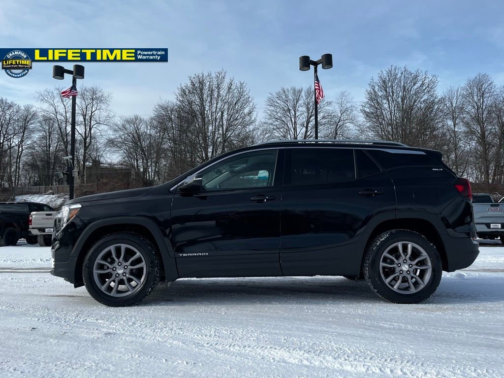 Used 2024 GMC Terrain SLT image 15