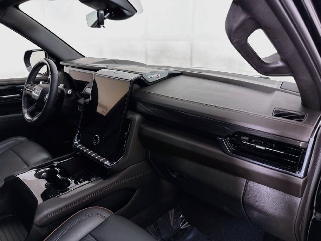 Used 2025 GMC Yukon AT4 w/ Premium Trailering Package AWD/4WD image 31