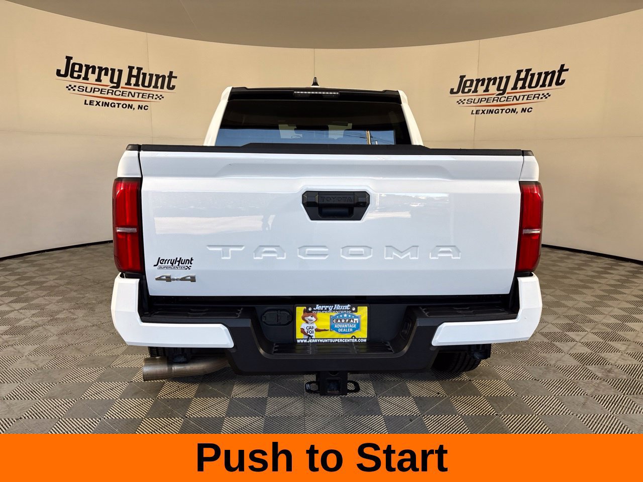 Used 2024 Toyota Tacoma SR5 AWD/4WD image 7