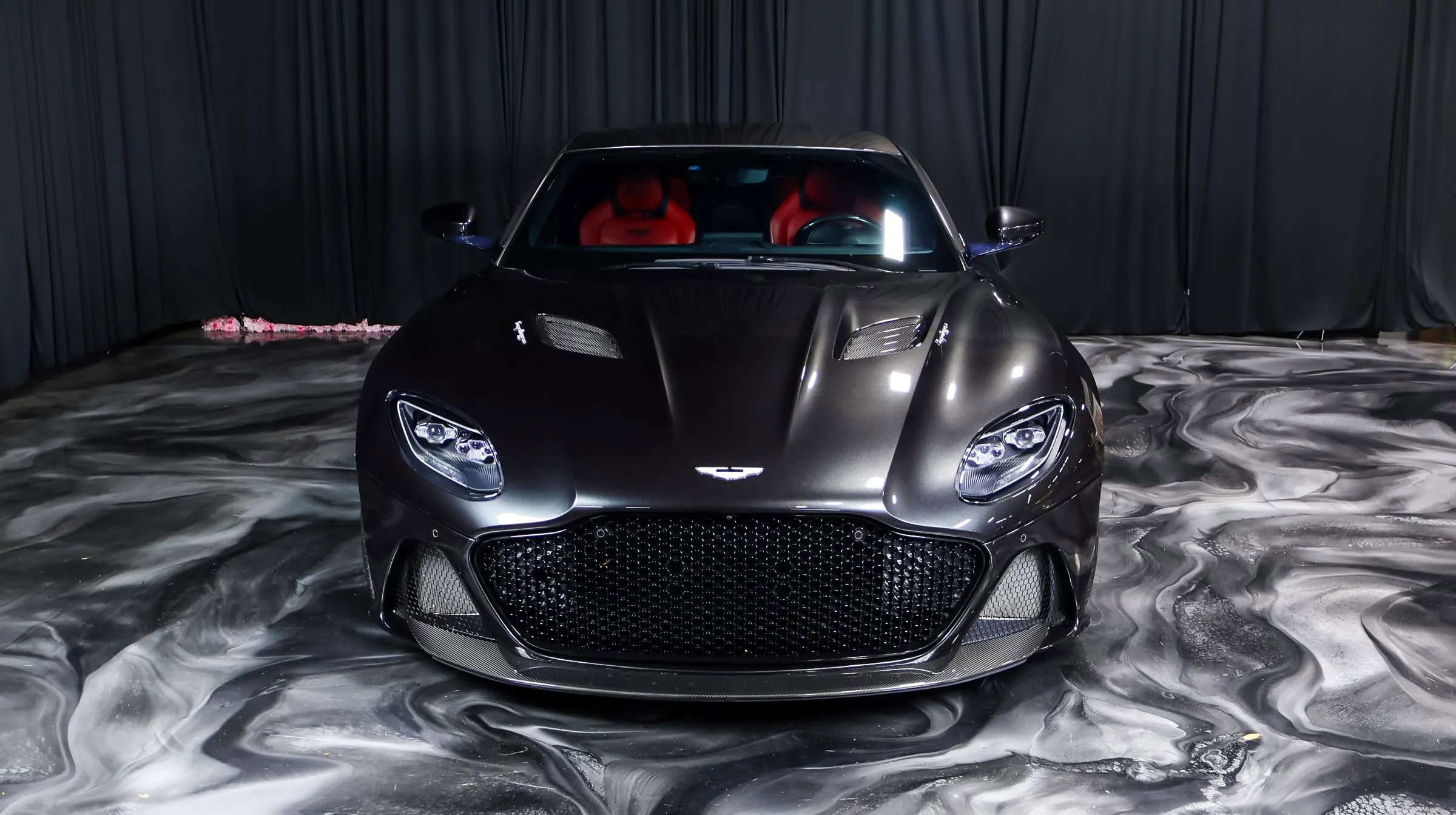 Used 2019 Aston Martin DBS Superleggera RWD image 7
