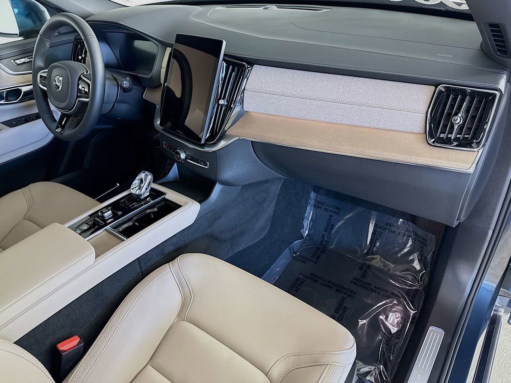 Certified 2026 Volvo XC90 B6 Core image 31