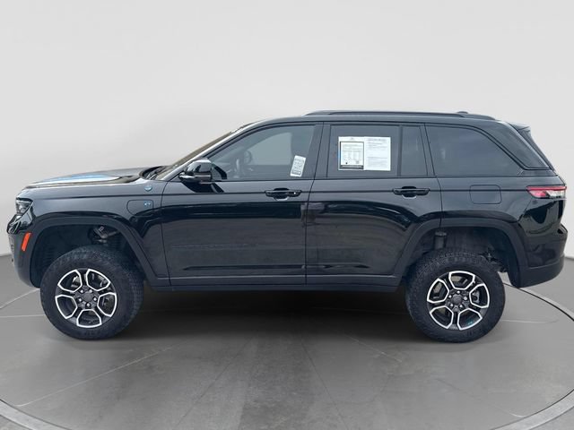 Used 2024 Jeep Grand Cherokee Trailhawk w/ Advanced Protech Group II AWD/4WD image 2