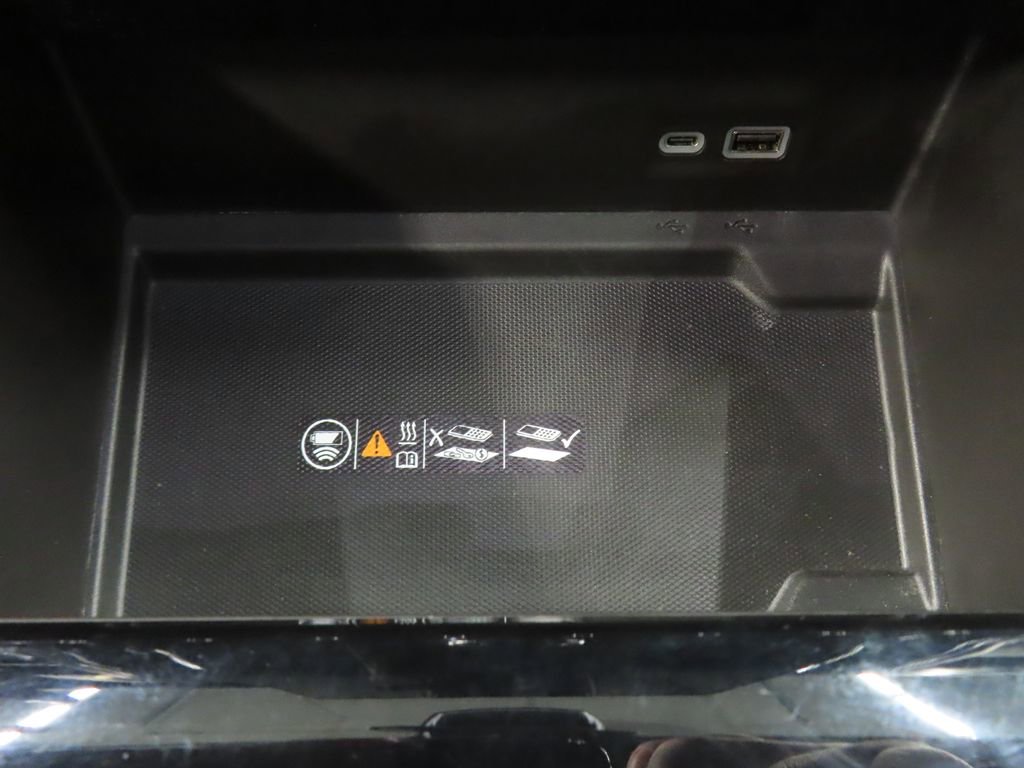 Used 2025 GMC Yukon AT4 w/ LPO, Get Active Package AWD/4WD image 67