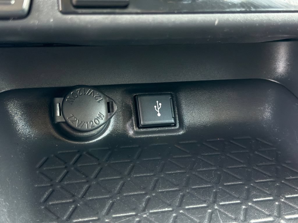 Used 2021 Toyota RAV4 XLE w/ Convenience Package AWD/4WD image 34
